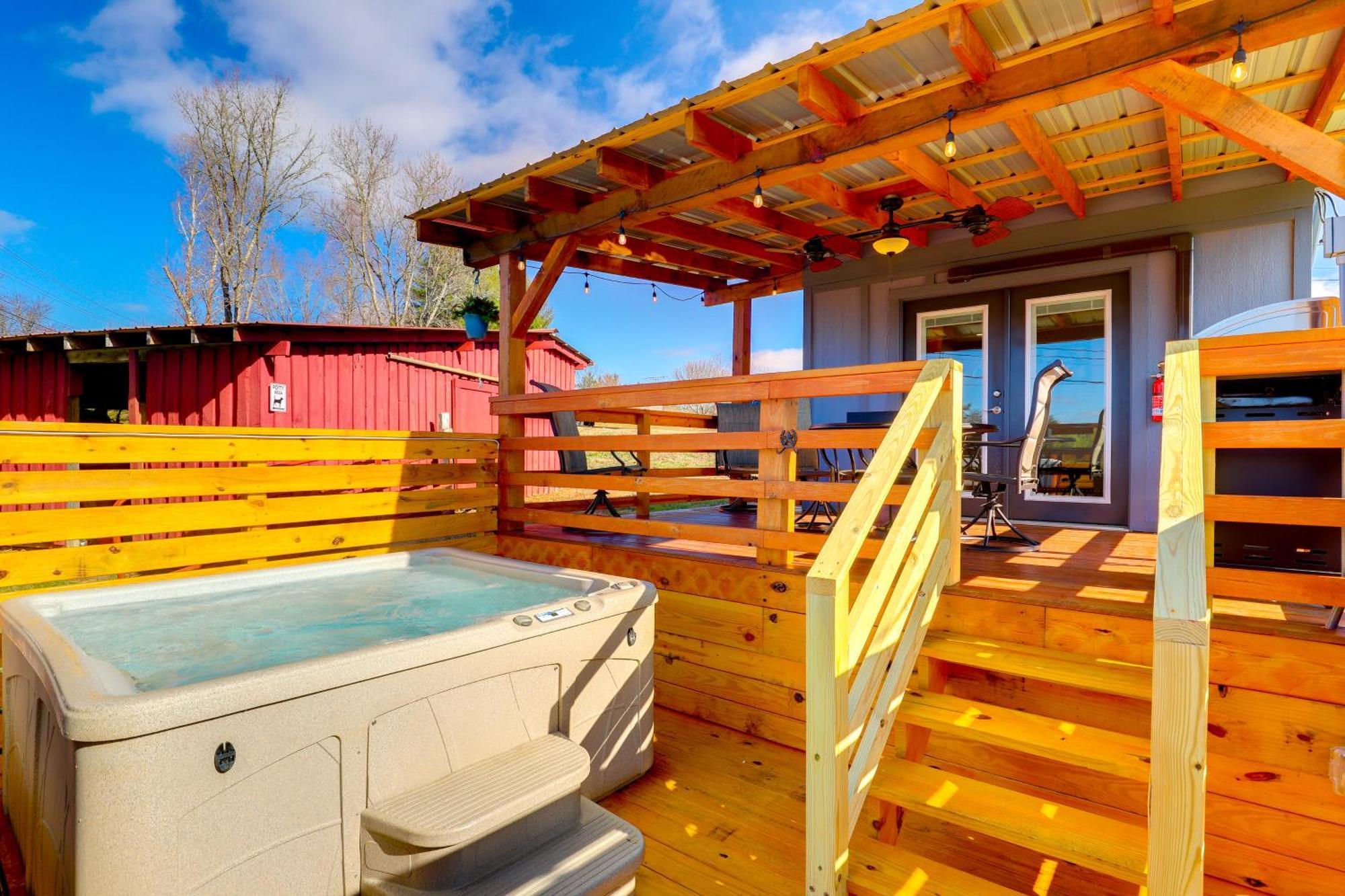 Marshall Studio With Loft, Hot Tub And Views! 外观 照片